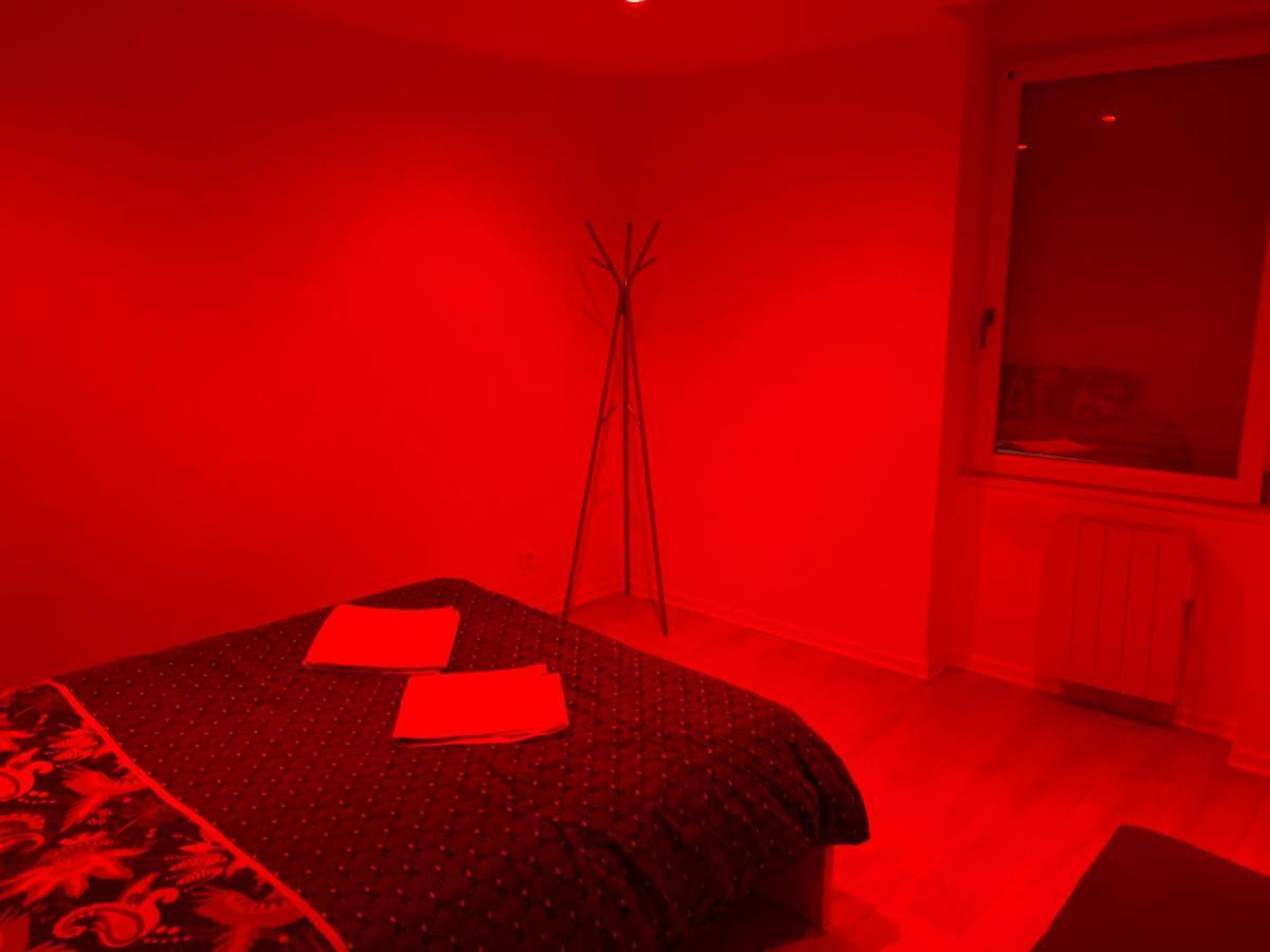 Appartement 2Eme Etage 42M2 Hyper Centre Ville / Parking Gratuit Riom Exterior photo